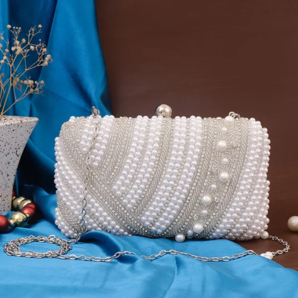 1_8_424db0e0-04d5-4c22-bbfa-213ec6707e4b Clutch Bag